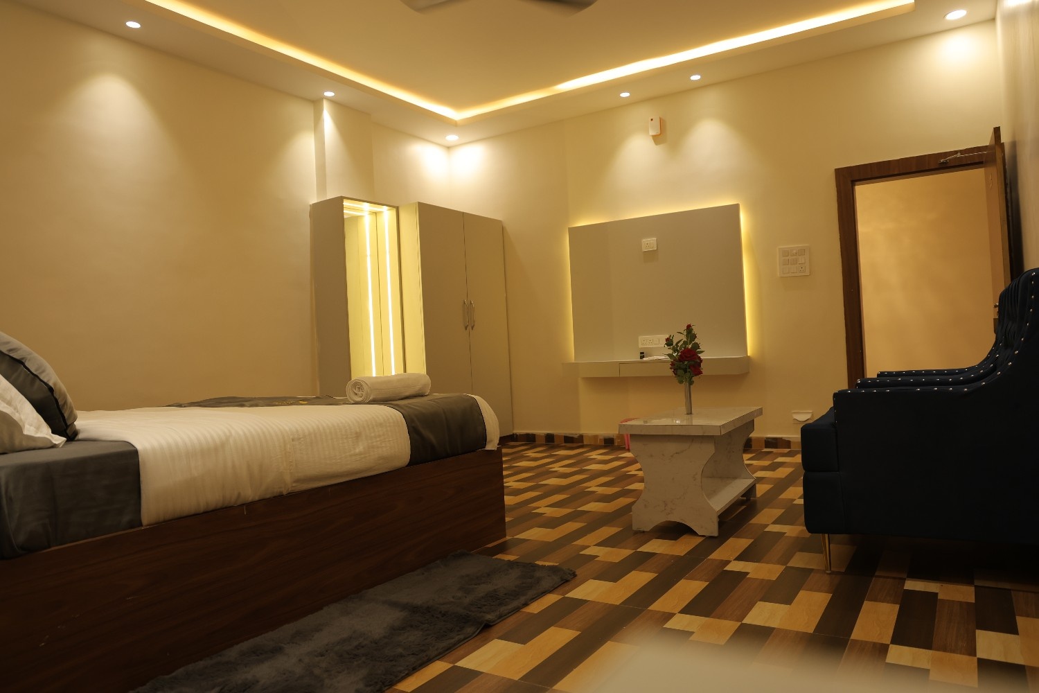 Best Restaurant In itkhori