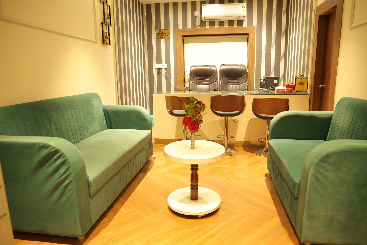 Best Restaurant In Itkhori